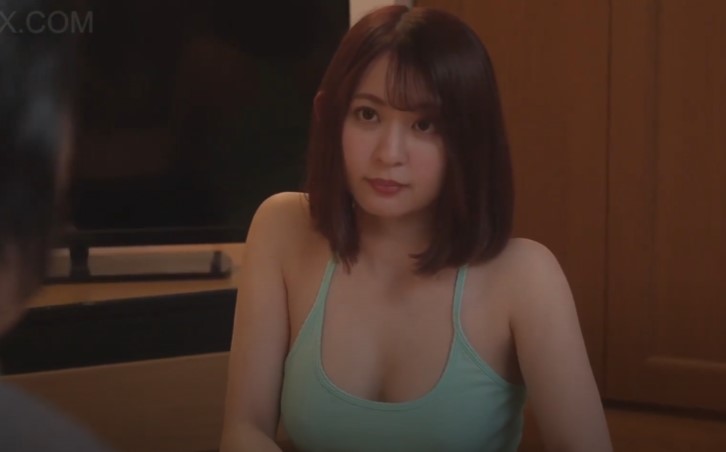 Cô vợ trẻ múp rụp bị hấp dẫn bởi sếp của chồng
